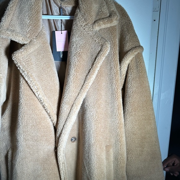 Teddy Fur Coat 🧥 from Pretty Little Thing - Picture 3 of 5